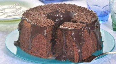 Bolo de chocolate simples