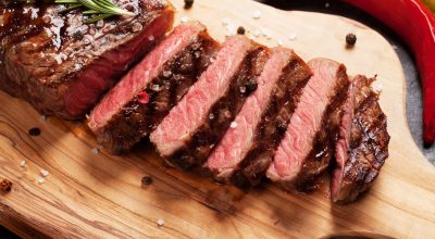 Carne vermelha - iStock / Imagem ilustra carne vermelha cortada em pedaços